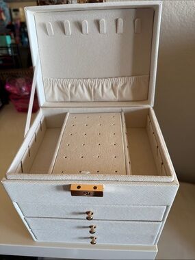Small Cream Jewelry Organizer Box with Gold Hardware